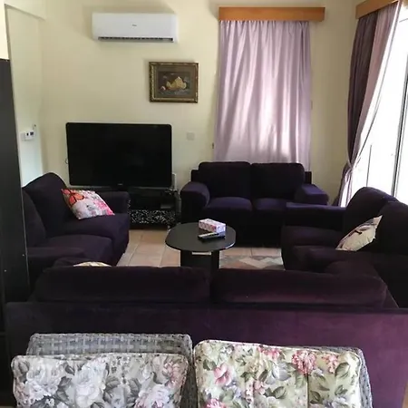 Cozy Flat Away From A Tourist Crowd Semesterbostad *